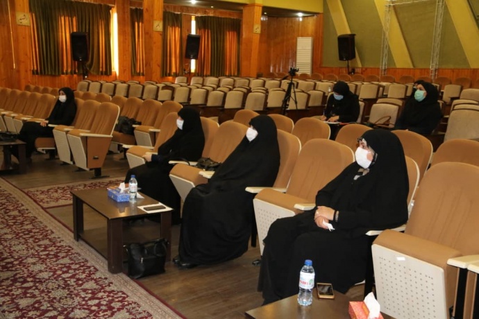 اولین نشست حضوری دوره ملی بینش مطهر ویژه خواهران در واحد تهران غرب