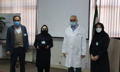 سرپرستار بخش کرونا بیمارستان امیرالمومنین(ع) دانشگاه علوم پزشکی آزاد اسلامی تهران به عنوان پرستار نمونه کشوری