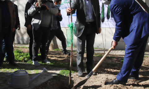 برگزاری برنامه روز درختکاری در دانشکده دانشگاه تهران