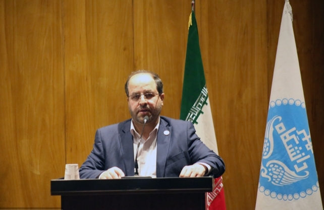 هشدار رئیس دانشگاه تهران نسبت به پدیده وارونه‌نمایی ارزش‌ها در جامعه