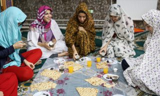 توزیع غذا به نرخ مصوب صندوق رفاه وزارت علوم در ایام ماه رمضان